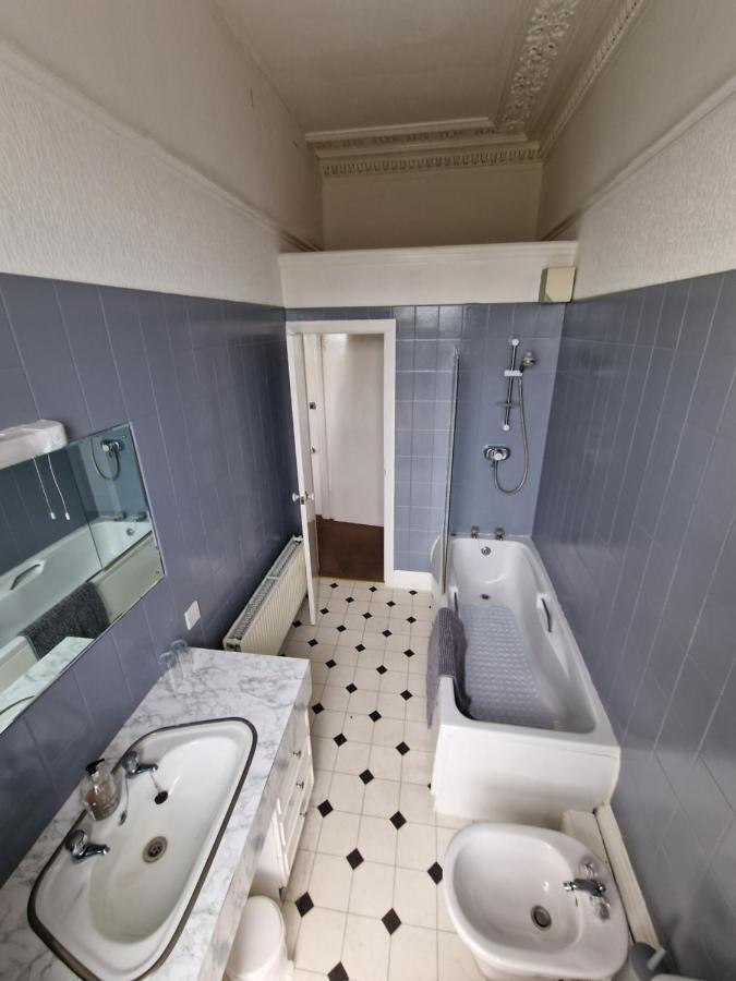 סקארבורו Highlander Hotel מראה חיצוני תמונה