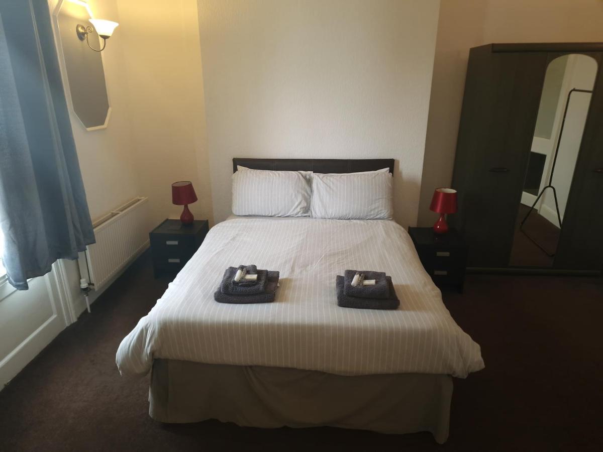 סקארבורו Highlander Hotel מראה חיצוני תמונה