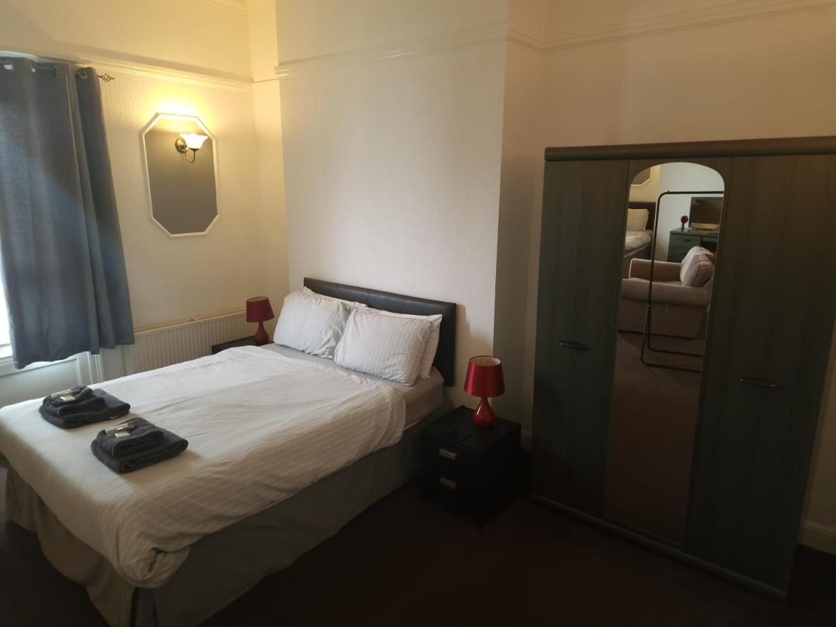 סקארבורו Highlander Hotel מראה חיצוני תמונה
